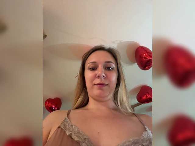 Fantazyorka00 live cam on BongaCams