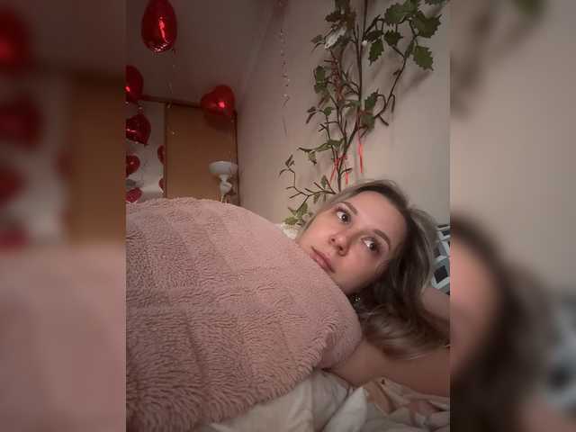 Fantazyorka00 live cam on BongaCams
