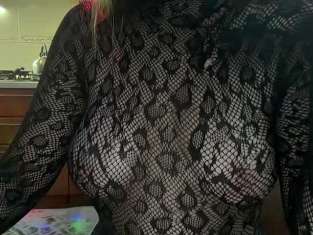 Fantazyorka00 live cam on BongaCams