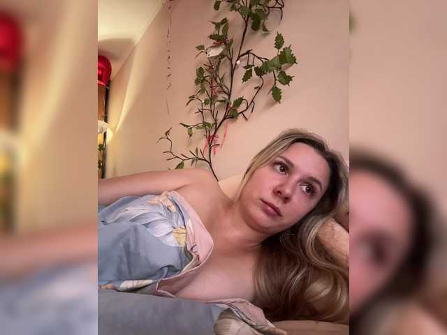 Fantazyorka00 live cam on BongaCams