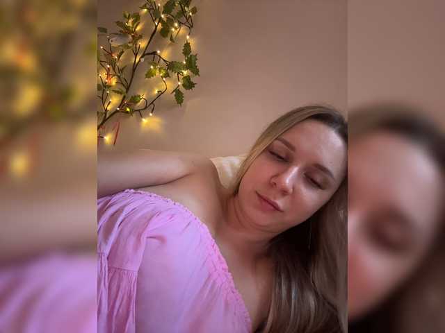 Fantazyorka00 live cam on BongaCams