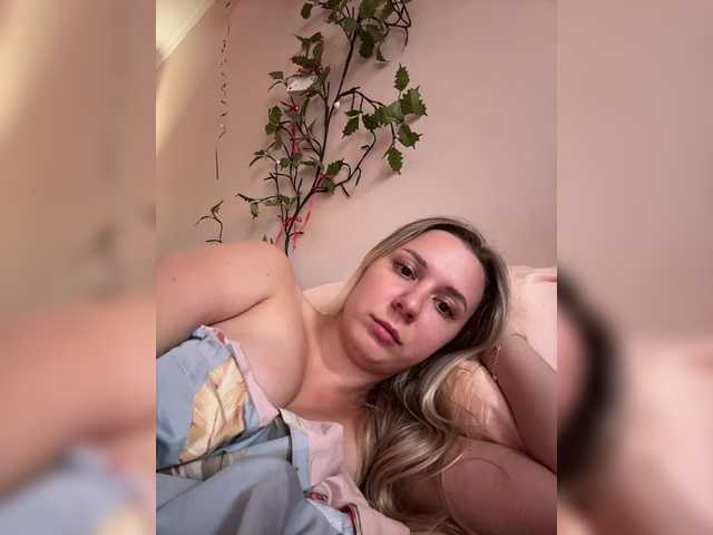 Fantazyorka00 live cam on BongaCams