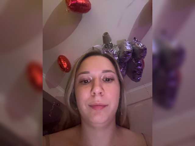 Fantazyorka00 live cam on BongaCams
