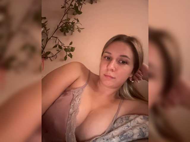 Fantazyorka00 live cam on BongaCams