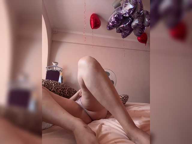 Fantazyorka00 live cam on BongaCams