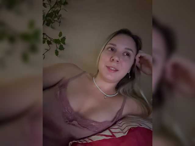 Fantazyorka00 live cam on BongaCams