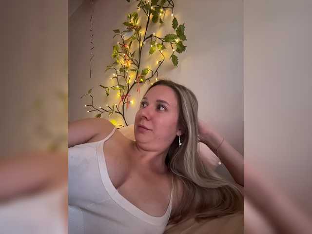 Fantazyorka00 live cam on BongaCams