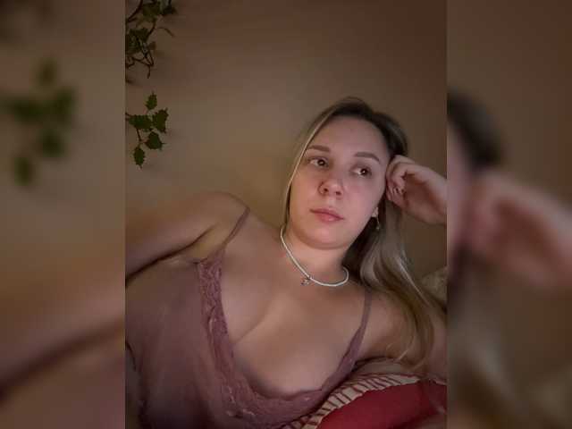 Fantazyorka00 live cam on BongaCams
