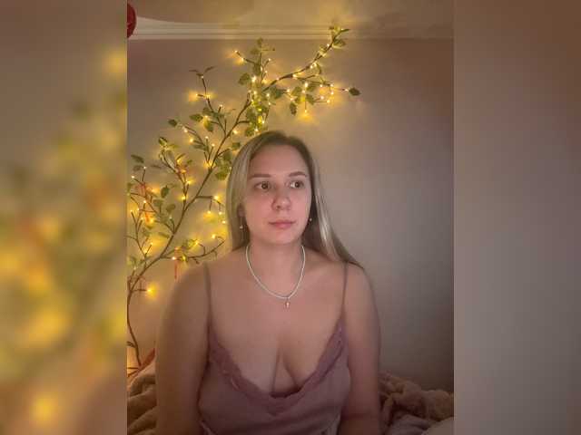 Fantazyorka00 live cam on BongaCams