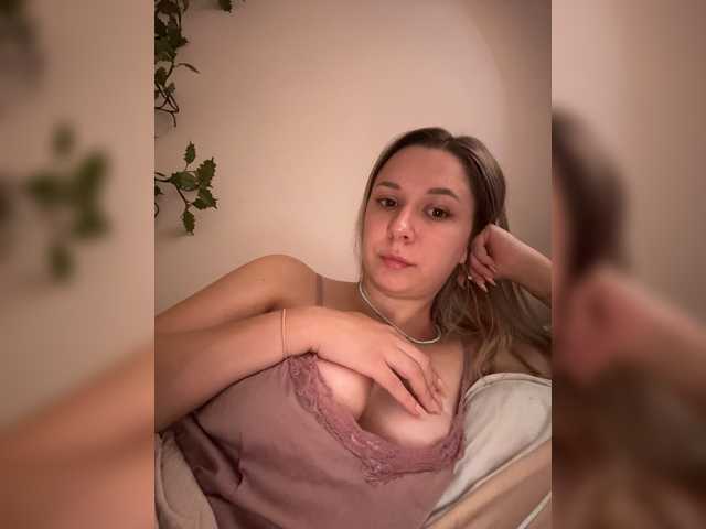 Fantazyorka00 live cam on BongaCams