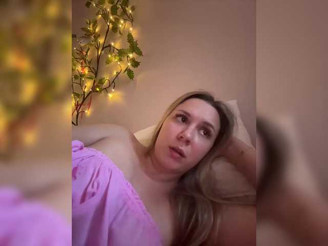 Fantazyorka00 live cam on BongaCams