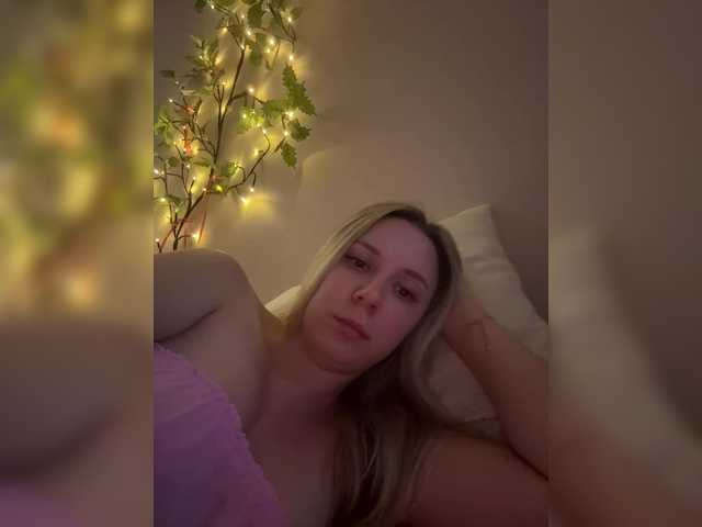 Fantazyorka00 live cam on BongaCams