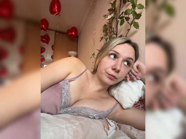 Fantazyorka00 live cam on BongaCams