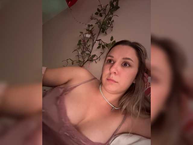 Fantazyorka00 live cam on BongaCams