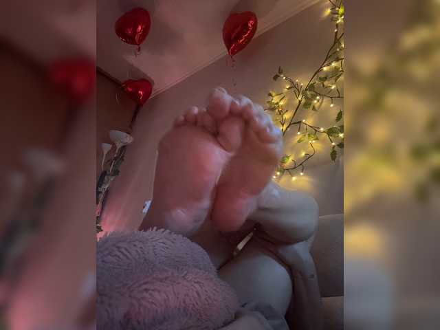Fantazyorka00 live cam on BongaCams