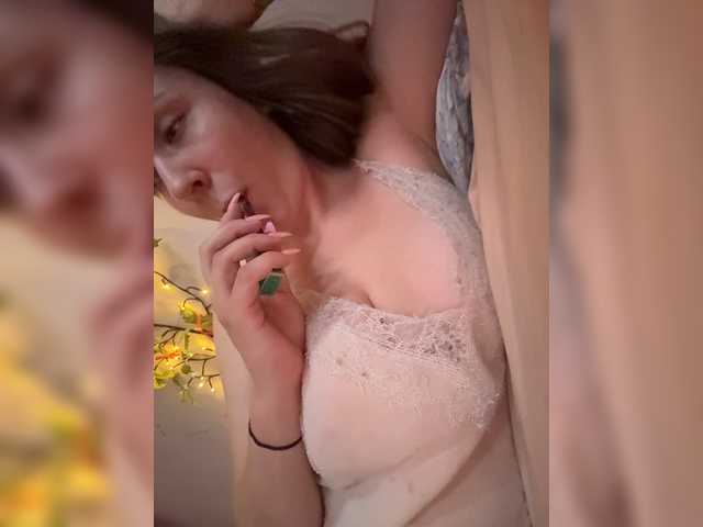 Fantazyorka00 live cam on BongaCams