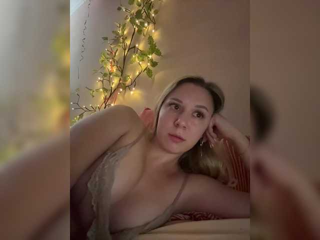 Fantazyorka00 live cam on BongaCams