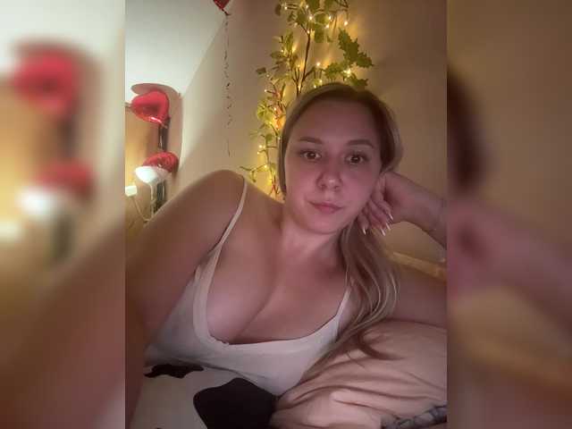 Fantazyorka00 live cam on BongaCams