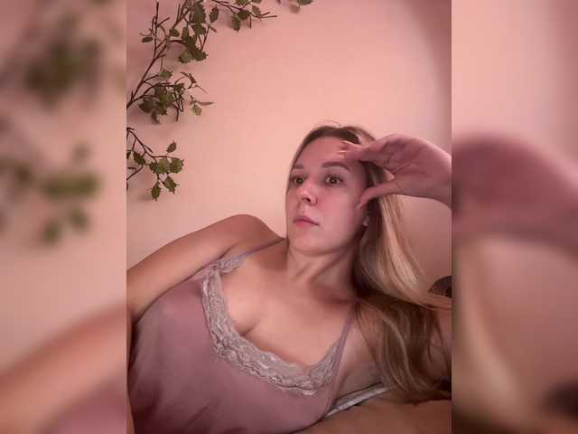 Fantazyorka00 live cam on BongaCams