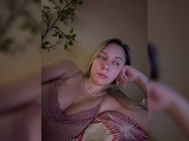Fantazyorka00 live cam on BongaCams