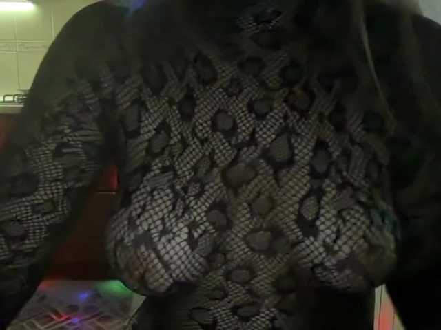 Fantazyorka00 live cam on BongaCams