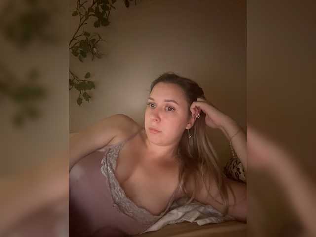 Fantazyorka00 live cam on BongaCams