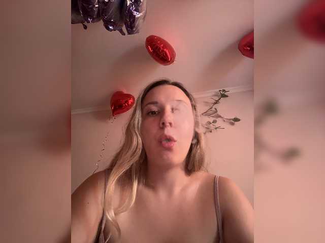 Fantazyorka00 live cam on BongaCams