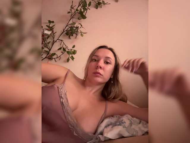 Fantazyorka00 live cam on BongaCams
