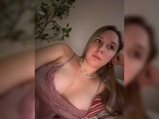 Fantazyorka00 live cam on BongaCams