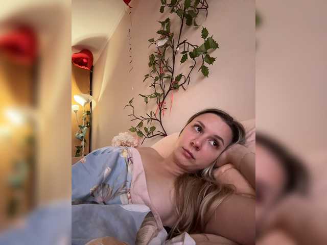 Fantazyorka00 live cam on BongaCams
