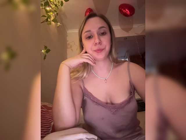 Fantazyorka00 live cam on BongaCams