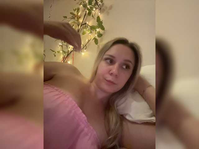 Fantazyorka00 live cam on BongaCams