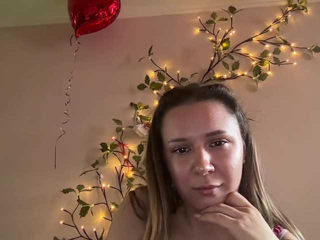 Fantazyorka00 live cam on BongaCams
