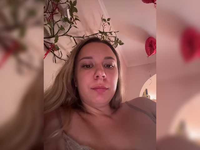 Fantazyorka00 live cam on BongaCams
