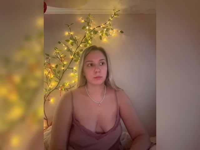 Fantazyorka00 live cam on BongaCams