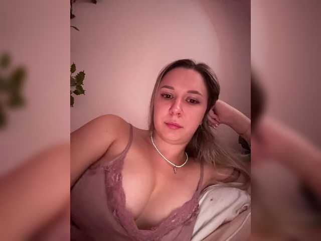 Fantazyorka00 live cam on BongaCams