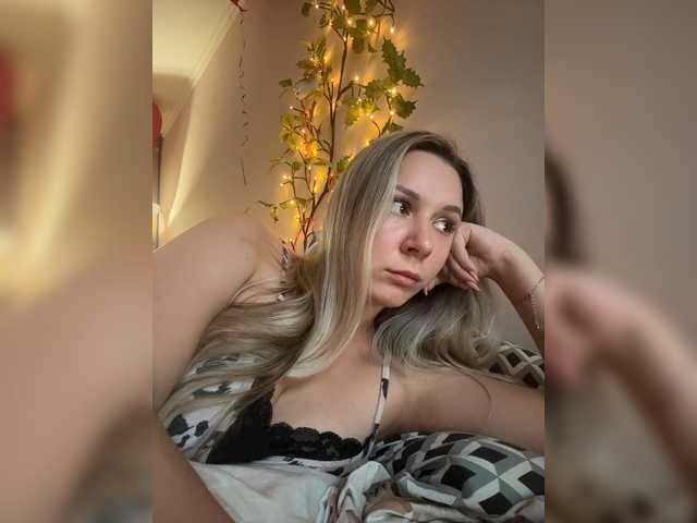 Fantazyorka00 live cam on BongaCams