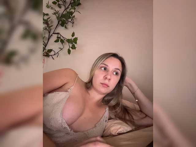 Fantazyorka00 live cam on BongaCams