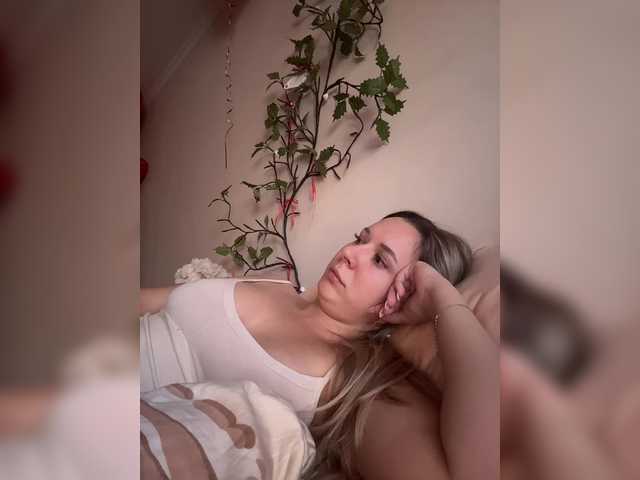 Fantazyorka00 live cam on BongaCams