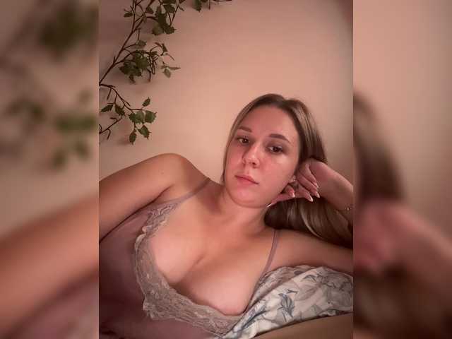 Fantazyorka00 live cam on BongaCams