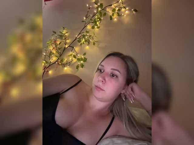 Fantazyorka00 live cam on BongaCams
