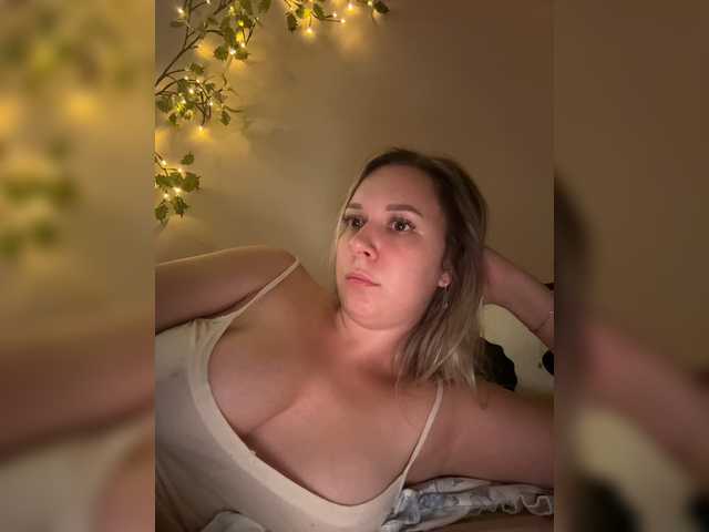 Fantazyorka00 live cam on BongaCams