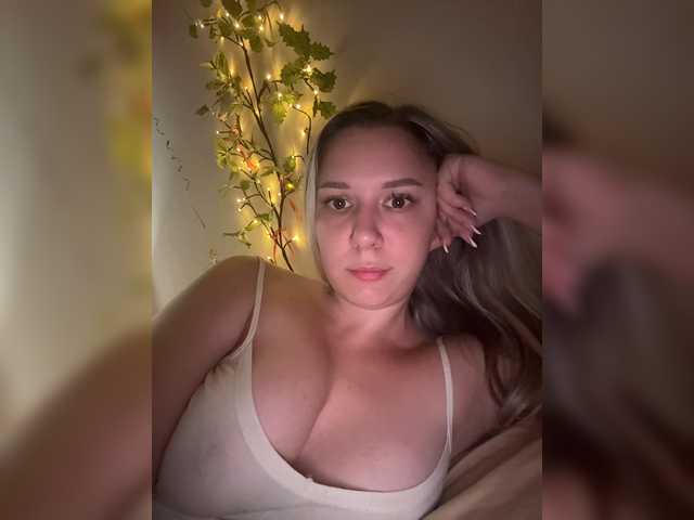 Fantazyorka00 live cam on BongaCams