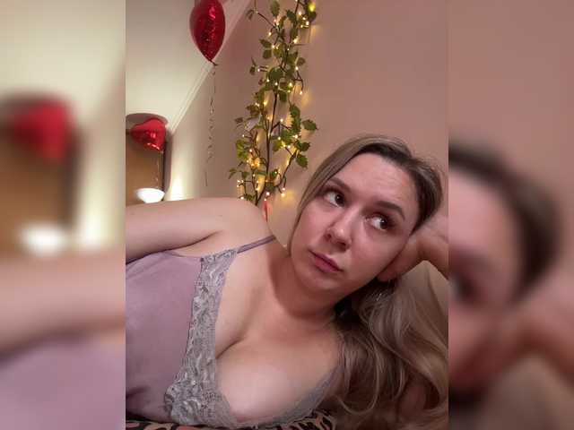 Fantazyorka00 live cam on BongaCams