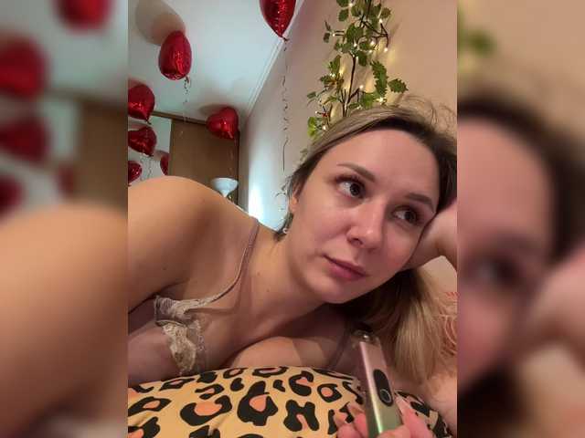 Fantazyorka00 live cam on BongaCams