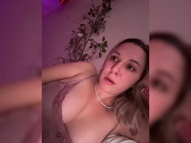 Fantazyorka00 live cam on BongaCams