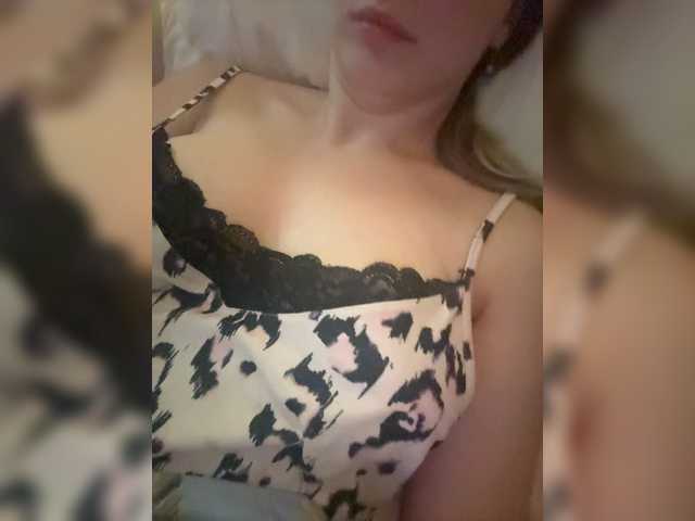 Fantazyorka00 live cam on BongaCams