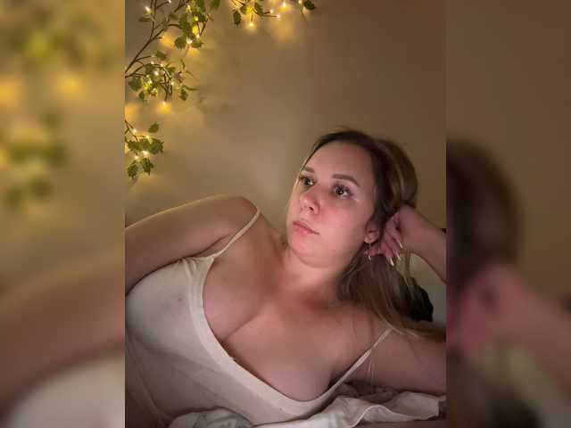 Fantazyorka00 live cam on BongaCams