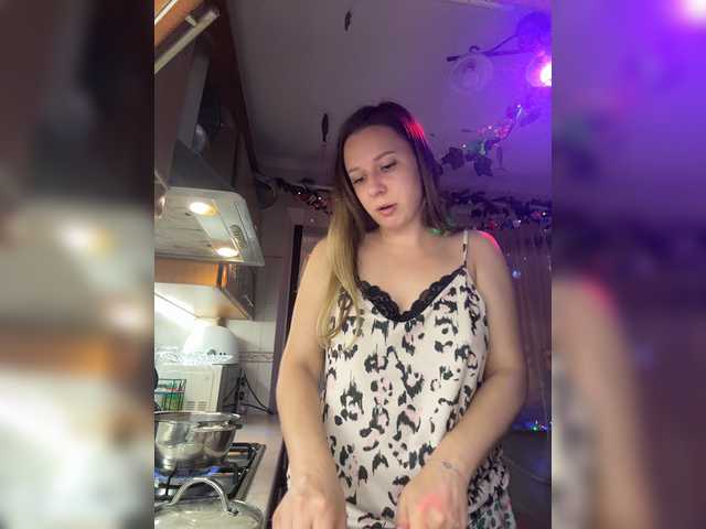 Fantazyorka00 live cam on BongaCams