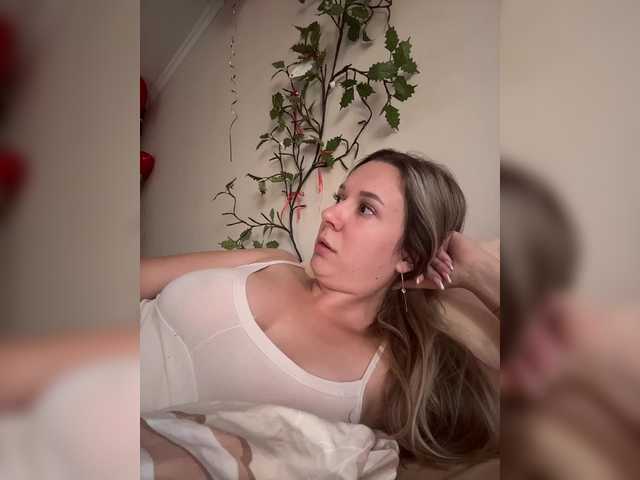 Fantazyorka00 live cam on BongaCams
